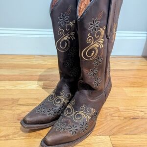 Brown Western Cowboy Boots with Gold Embroidery